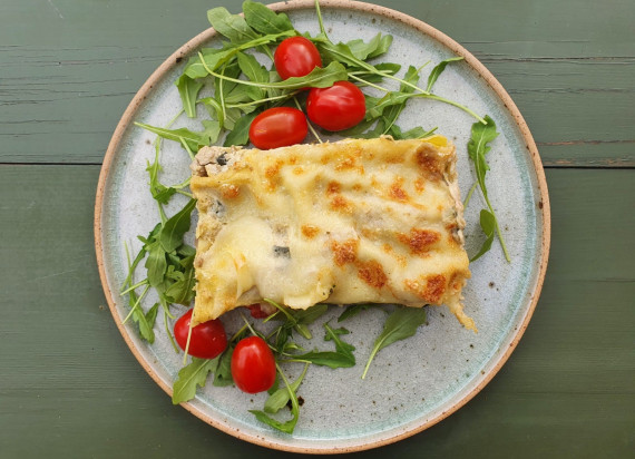 Vegetarische lasagne met lentegroenten