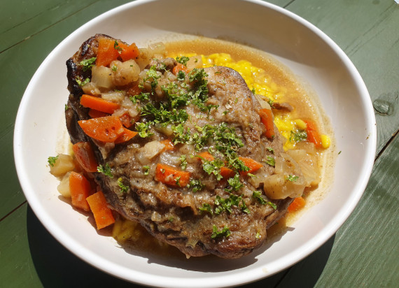 Ossobuco bianco met risotto milanese